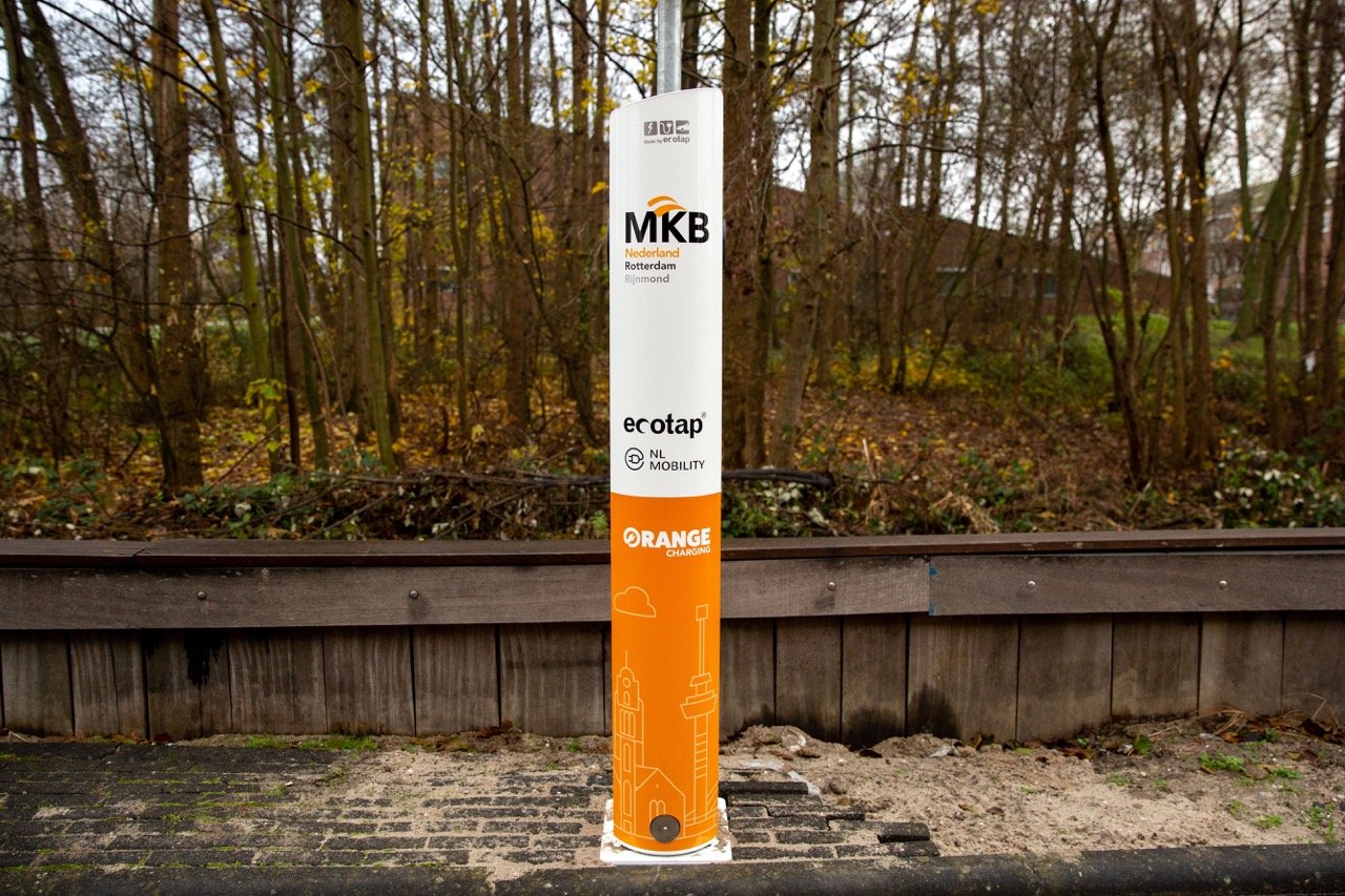 MKB Rotterdam laadpalen Orange charging