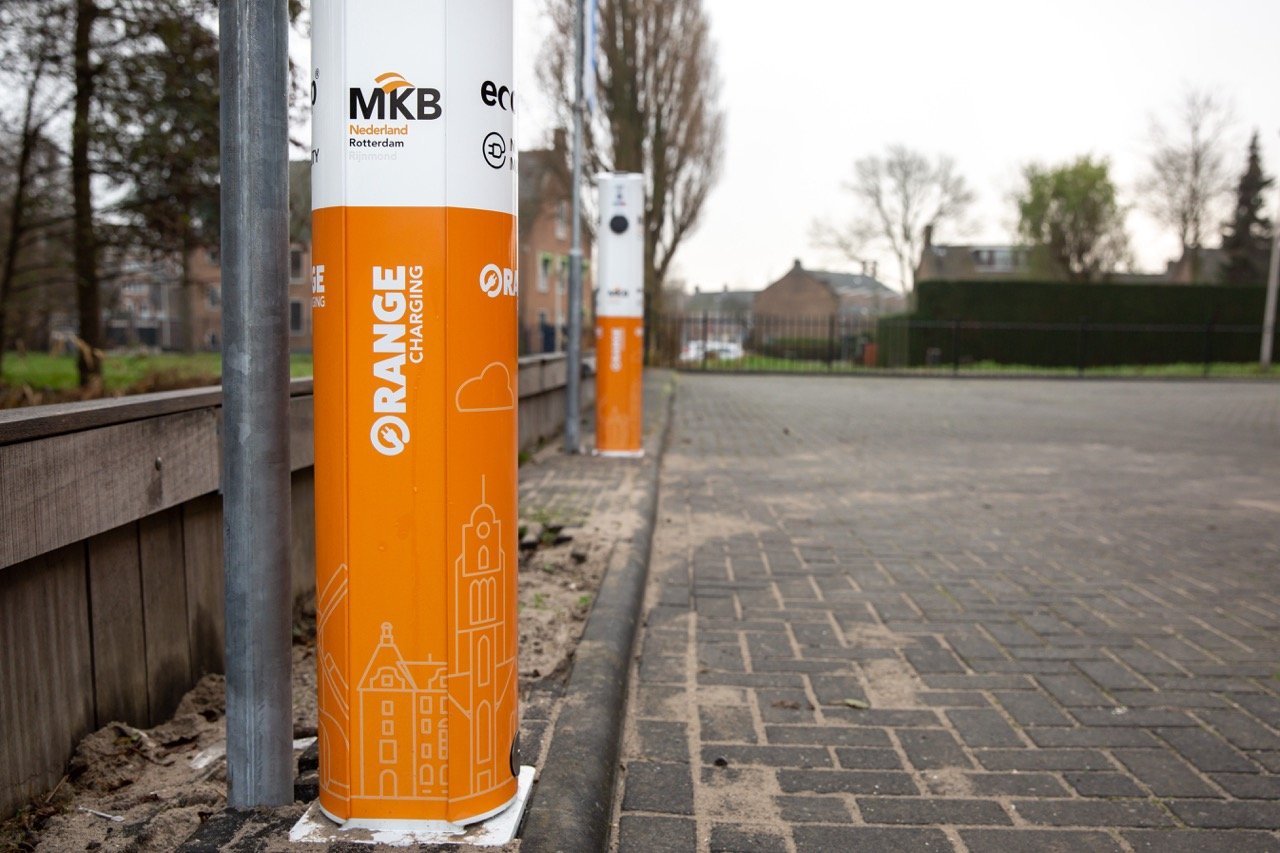 MKB Rotterdam laadpalen Orange charging