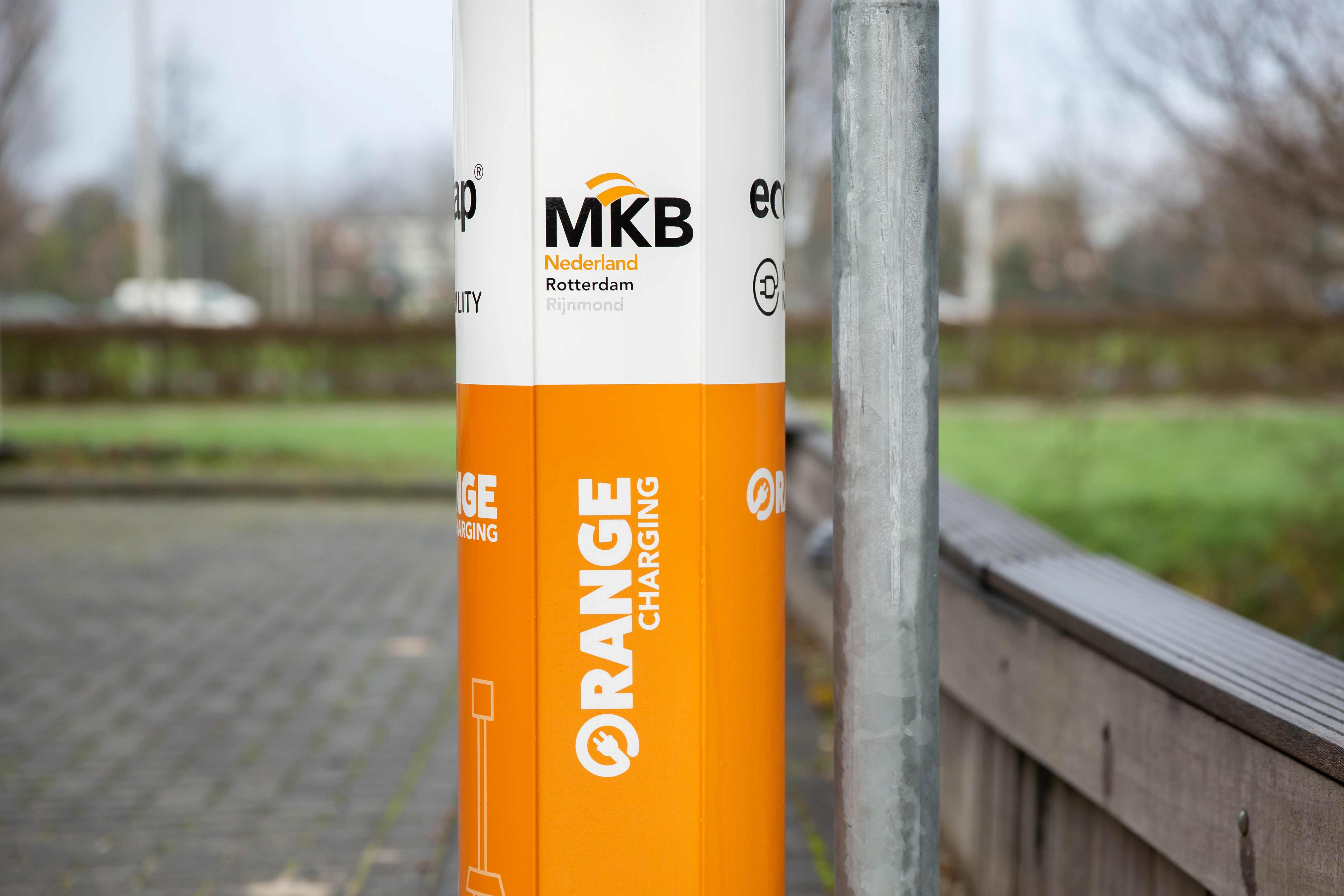 MKB Rotterdam laadpalen Orange charging