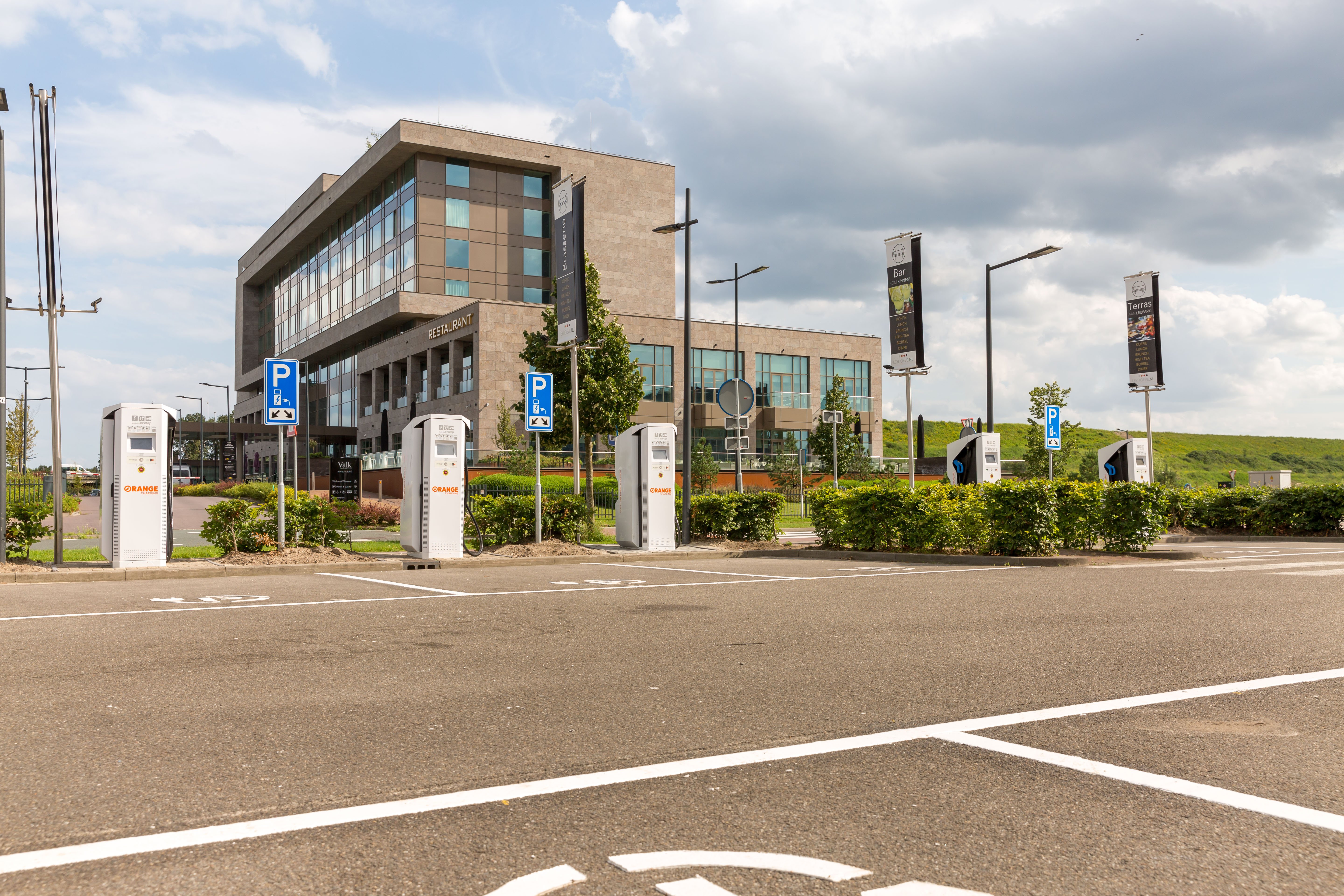 snellaadplein-woonlandschap-deleyhoeve-tilburg-laadpaal-snellader